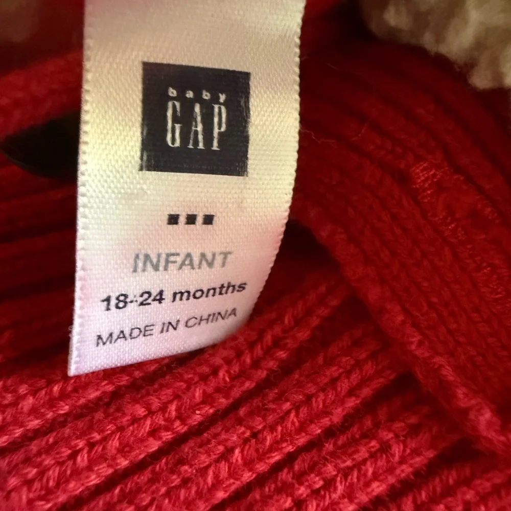 GAP red sweater